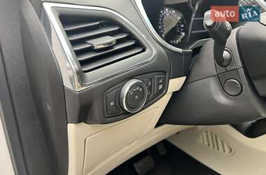 Внедорожник / Кроссовер Ford Edge 2020 в 