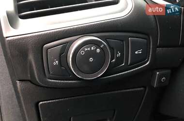 Позашляховик / Кросовер Ford Edge 2017 в 