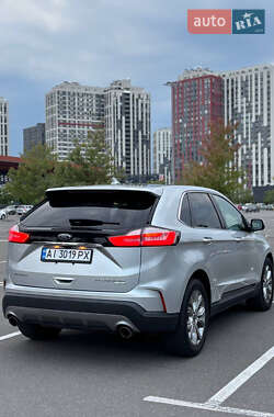 Позашляховик / Кросовер Ford Edge 2019 в 