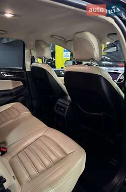 Внедорожник / Кроссовер Ford Edge 2017 в 