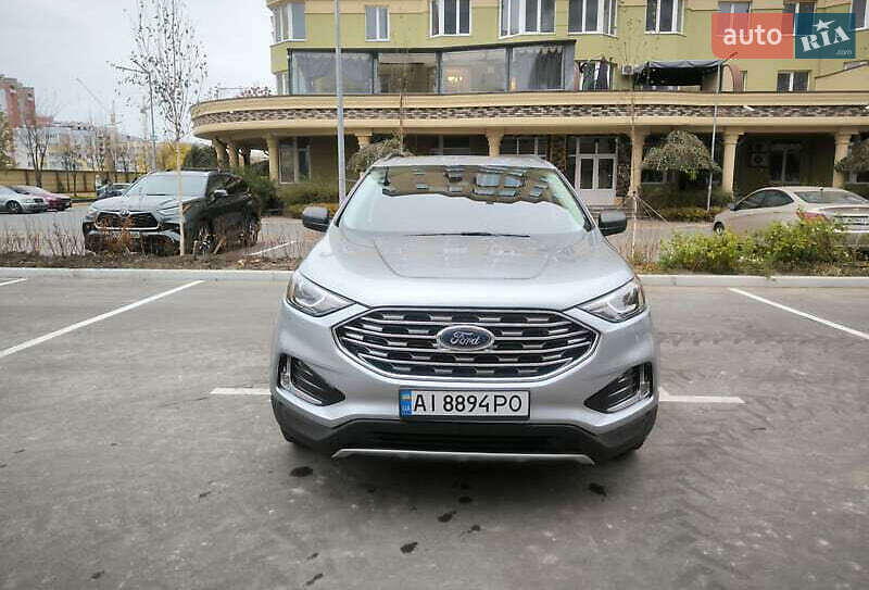Позашляховик / Кросовер Ford Edge 2022 в 