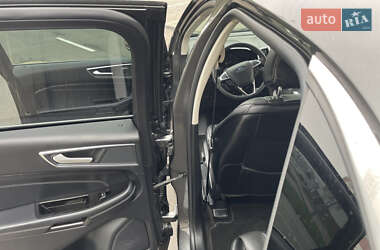 Внедорожник / Кроссовер Ford Edge 2018 в 
