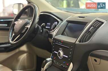 Внедорожник / Кроссовер Ford Edge 2017 в 
