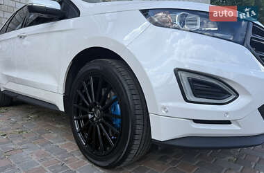 Позашляховик / Кросовер Ford Edge 2016 в 