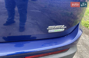 Внедорожник / Кроссовер Ford Edge 2015 в 
