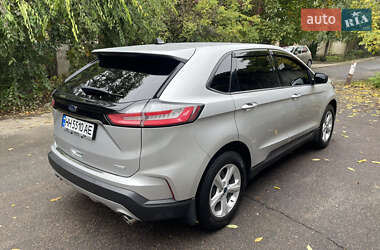 Позашляховик / Кросовер Ford Edge 2019 в 