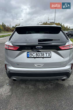 Внедорожник / Кроссовер Ford Edge 2018 в 
