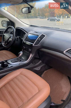 Внедорожник / Кроссовер Ford Edge 2018 в 
