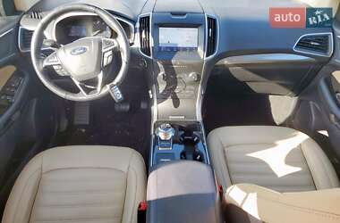 Позашляховик / Кросовер Ford Edge 2019 в 