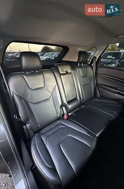 Внедорожник / Кроссовер Ford Edge 2017 в 