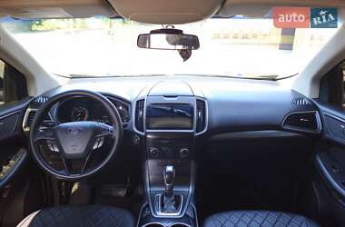 Позашляховик / Кросовер Ford Edge 2016 в 