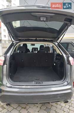 Позашляховик / Кросовер Ford Edge 2020 в 