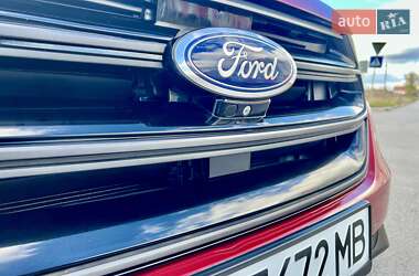 Позашляховик / Кросовер Ford Edge 2015 в 