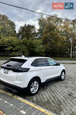 Позашляховик / Кросовер Ford Edge 2016 в 