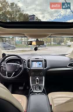 Позашляховик / Кросовер Ford Edge 2016 в 
