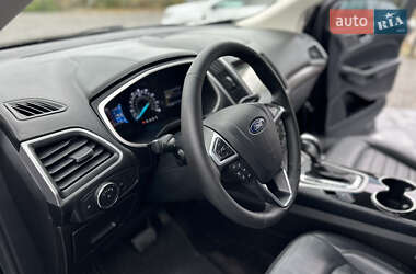 Позашляховик / Кросовер Ford Edge 2017 в 