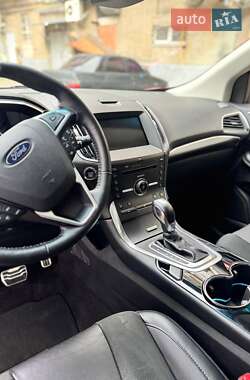 Внедорожник / Кроссовер Ford Edge 2016 в 