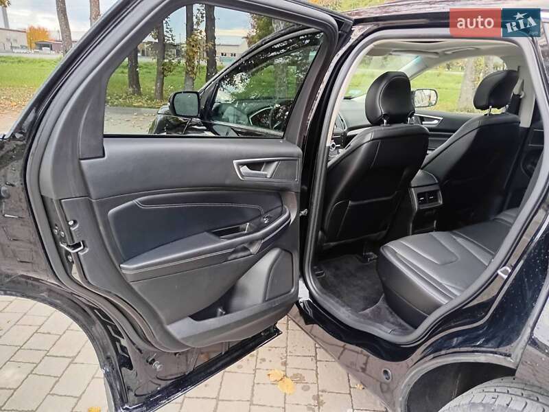 Позашляховик / Кросовер Ford Edge 2017 в Стрию