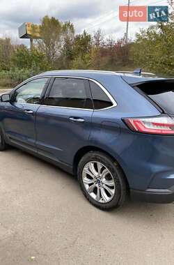 Внедорожник / Кроссовер Ford Edge 2019 в 