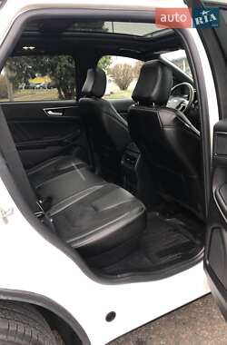 Позашляховик / Кросовер Ford Edge 2022 в 