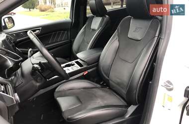 Позашляховик / Кросовер Ford Edge 2022 в 
