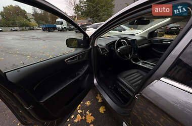 Позашляховик / Кросовер Ford Edge 2021 в 