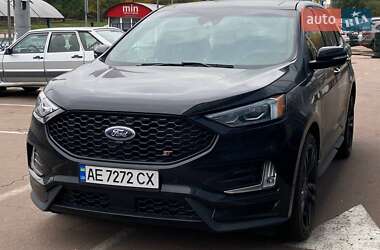Позашляховик / Кросовер Ford Edge 2019 в 