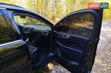Позашляховик / Кросовер Ford Edge 2016 в 