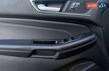 Позашляховик / Кросовер Ford Edge 2017 в  фото 3 Позашляховик / Кросовер Ford Edge 2017 в