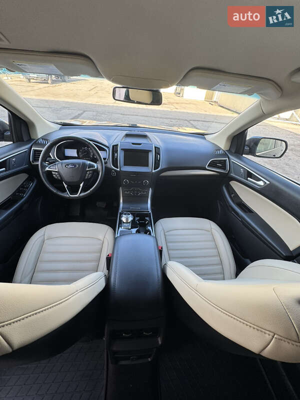 Позашляховик / Кросовер Ford Edge 2020 в Городку