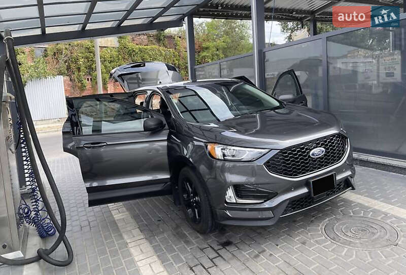 Позашляховик / Кросовер Ford Edge 2019 в  фото Позашляховик / Кросовер Ford Edge 2019 в