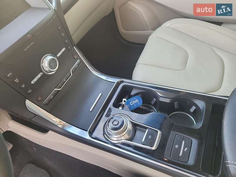 Позашляховик / Кросовер Ford Edge 2020 в Чорткові