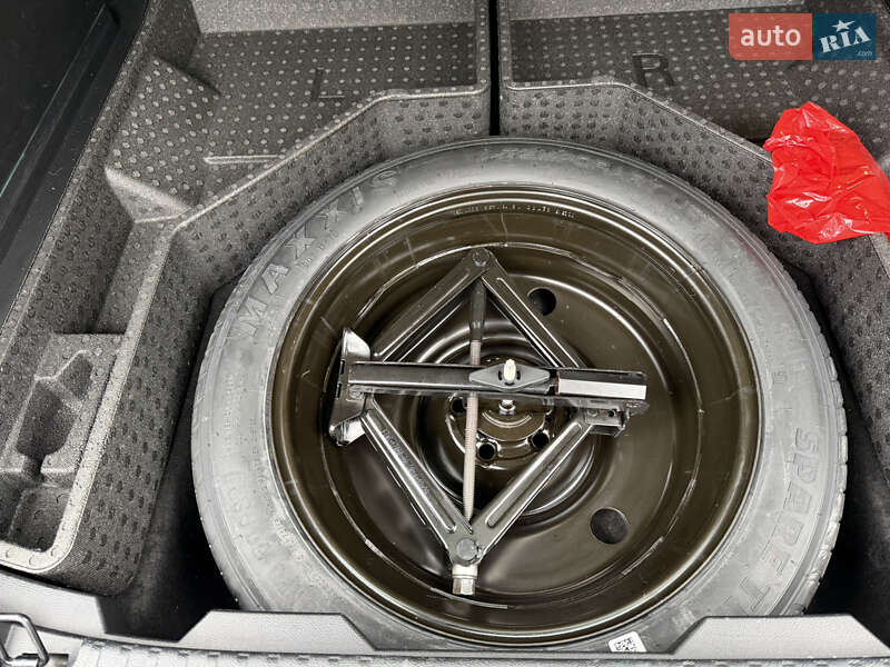 Позашляховик / Кросовер Ford Edge 2015 в Дубні