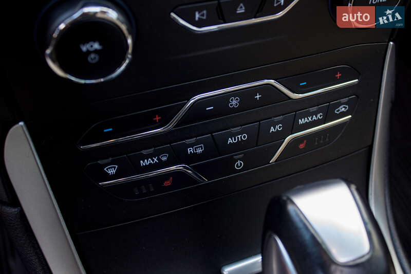 Внедорожник / Кроссовер Ford Edge 2017 в Жовкве