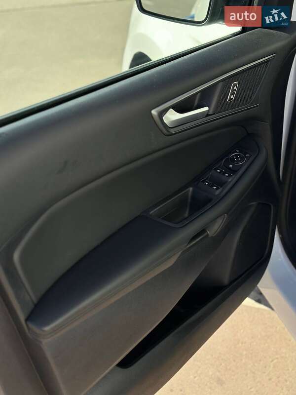 Внедорожник / Кроссовер Ford Edge 2020 в Киеве