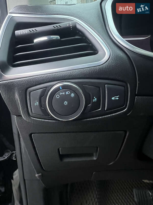 Позашляховик / Кросовер Ford Edge 2015 в Дніпрі фото 22 Позашляховик / Кросовер Ford Edge 2015 в Дніпрі