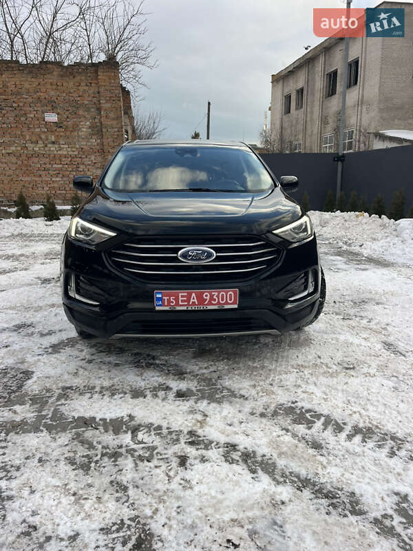 Позашляховик / Кросовер Ford Edge 2021 в Дубні