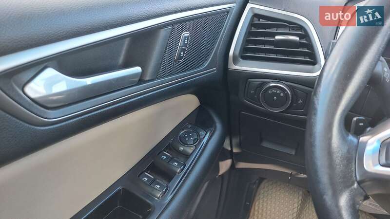 Позашляховик / Кросовер Ford Edge 2016 в Одесі