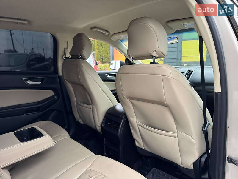Позашляховик / Кросовер Ford Edge 2017 в Стрию