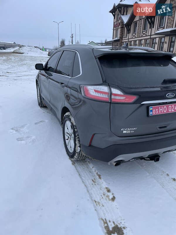 Позашляховик / Кросовер Ford Edge 2019 в Радехові