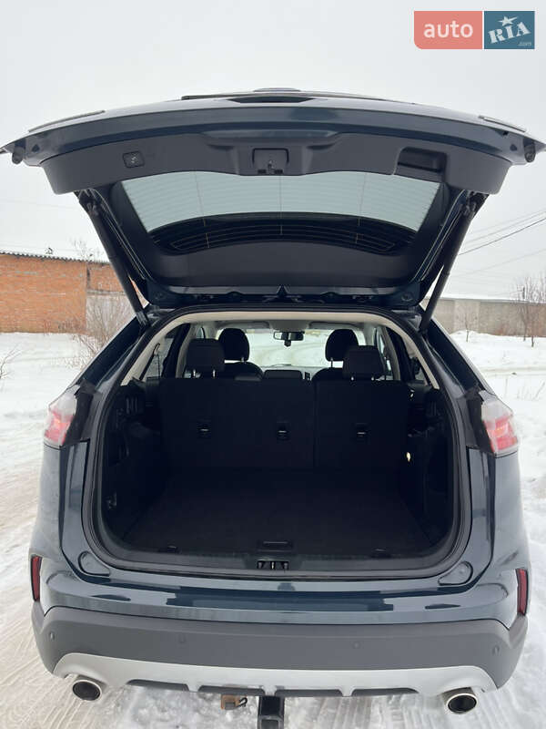 Позашляховик / Кросовер Ford Edge 2019 в Стрию