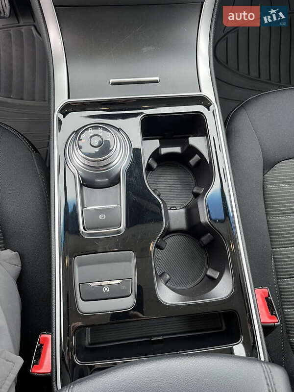 Позашляховик / Кросовер Ford Edge 2019 в Стрию