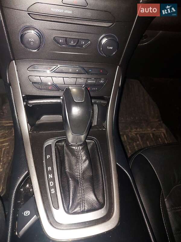 Позашляховик / Кросовер Ford Edge 2015 в Синельниковому