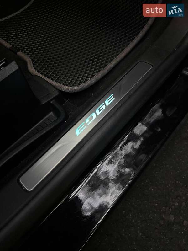 Внедорожник / Кроссовер Ford Edge 2019 в Киеве