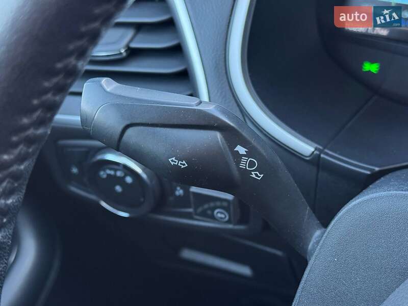 Позашляховик / Кросовер Ford Edge 2017 в Рівному