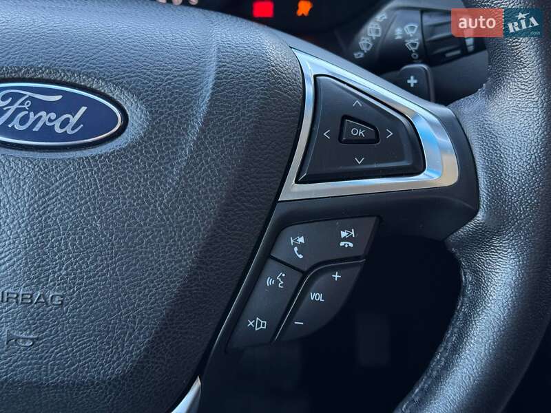 Позашляховик / Кросовер Ford Edge 2017 в Рівному