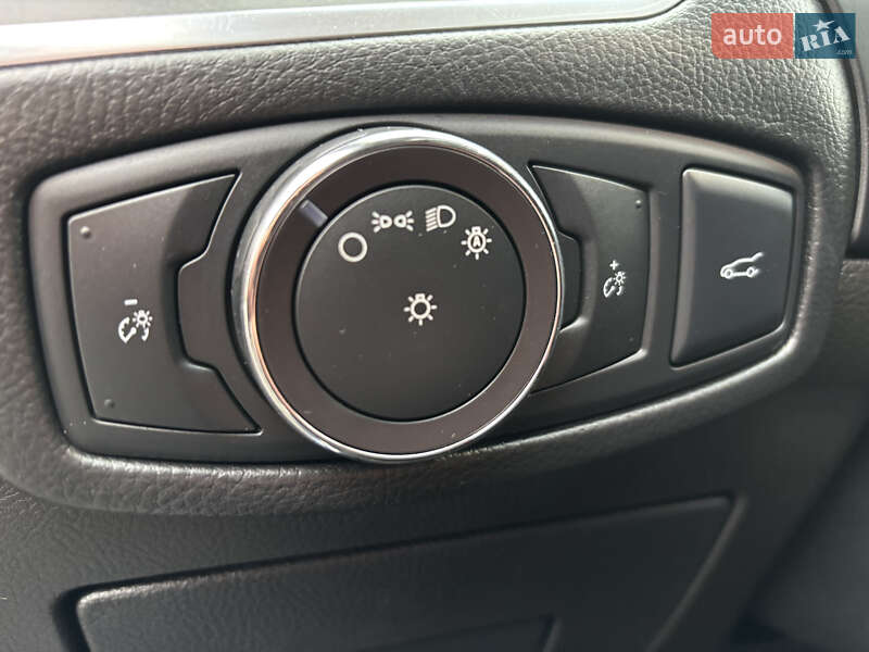 Позашляховик / Кросовер Ford Edge 2017 в Дубні фото 14 Позашляховик / Кросовер Ford Edge 2017 в Дубні