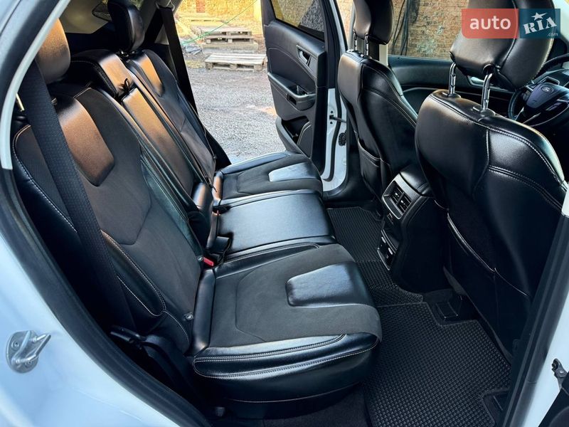 Внедорожник / Кроссовер Ford Edge 2019 в Дубно