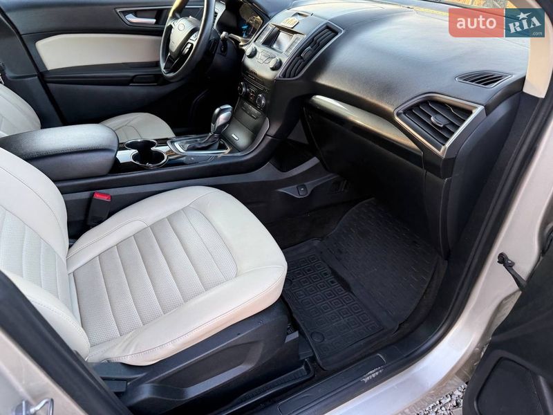 Позашляховик / Кросовер Ford Edge 2017 в Стрию