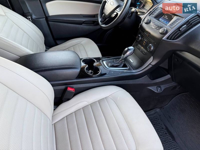 Позашляховик / Кросовер Ford Edge 2017 в Стрию